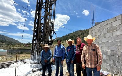 Supervisa alcalde perforación de pozo de agua en Mesa de las Tablas