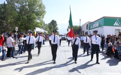Celebran Arteaga Desfile del 20 de Noviembre con Talento Estudiantil
