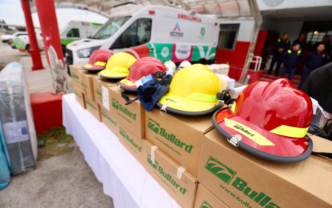 Refuerzan seguridad en Arteaga con equipamiento para la Estación 7 de Bomberos