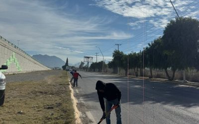 Mantenimiento y limpieza en Avenida Fundadores Libramiento Óscar Flores Tapia